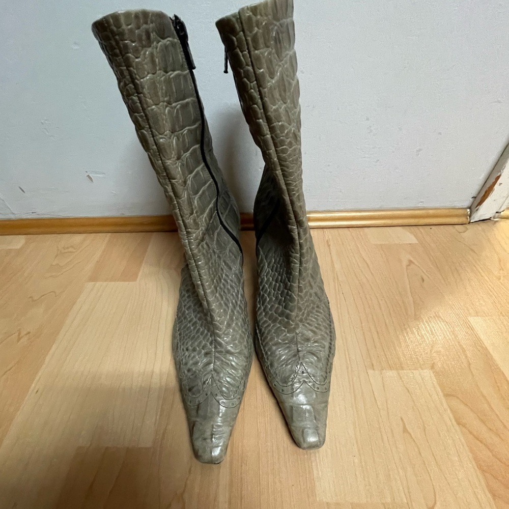 Peter Kaiser German Crocodile pattern boots leather pointy toe heeled size 7